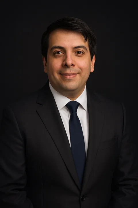 Dr. Juan Amaya